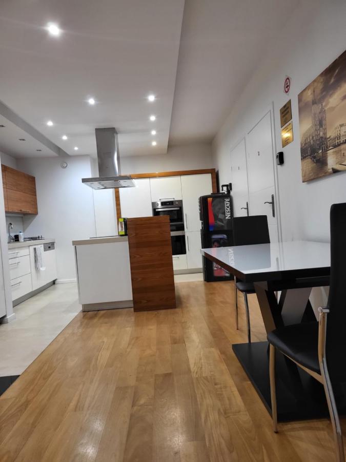 Amber Apartament 127 Krakow Dış mekan fotoğraf